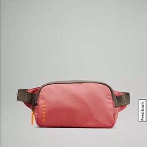 Lululemon mini everywhere bag